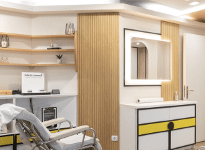 Στο Chic and Beauty στο Περιστέρι, κατανοούμε τη σημασία της ανάγκης σας για βελτίωση της εξωτερικής σας εμφάνισης και της ευεξίας. Επισκεπτόμενοι το κέντρο αισθητικής μας, θα ανακαλύψετε μια ολοκληρωμένη εμπειρία αισθητικής που συνδυάζει προηγμένες τεχνικές, μεθόδους και θεραπείες όπως και εξειδικευμένα προϊόντα για τη φροντίδα του σώματος και του προσώπου.