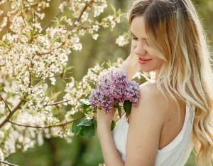 Μάθετε γιατί η άνοιξη 2026 είναι ιδανική για θεραπείες ομορφιάς: καλύτερη επούλωση, προετοιμασία για ήλιο, λάμψη & αντιγήρανση.